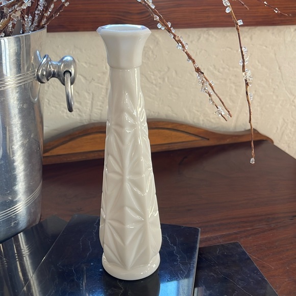 Vintage Hoosier Milk Glass Vases One Set of Three (3) - Picture 2 of 12